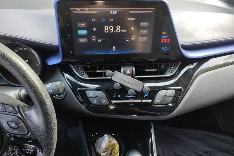 Used Toyota C-HR 2018 2.0L Leading with Sunroof China V Standard Audio And AC Panel