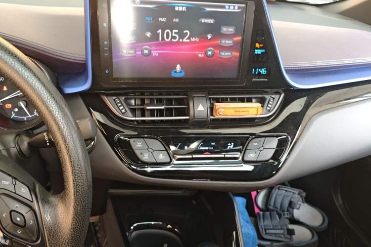 Used Toyota C-HR 2018 2.0L Leading with Sunroof China VI Standard Audio And AC Panel