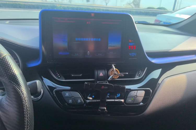 Used Toyota C-HR 2018 2.0L Leading with Sunroof China VI Standard Audio And AC Panel