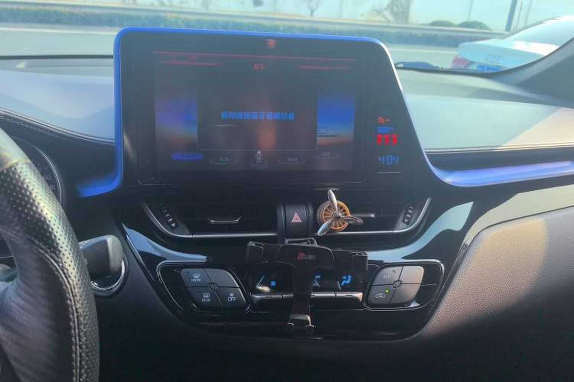 Used Toyota C-HR 2018 2.0L Leading with Sunroof China VI Standard Audio And AC Panel