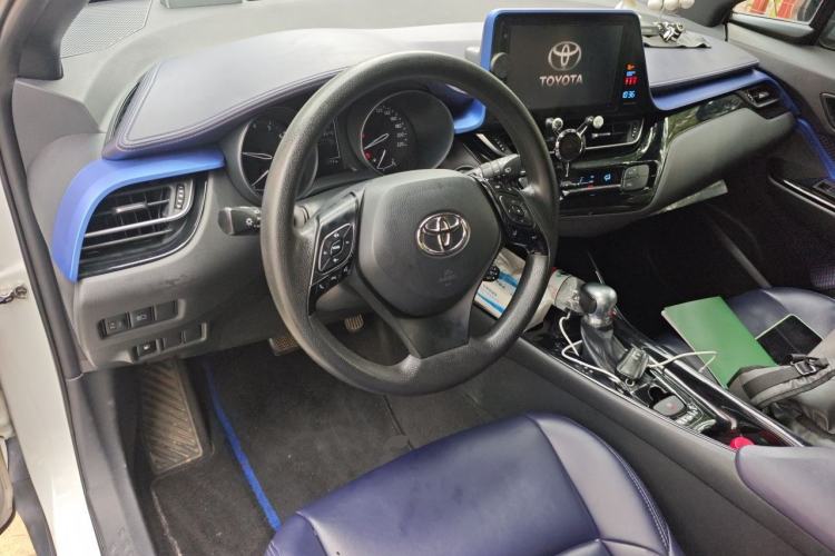 Used Toyota C-HR 2018 2.0L Leading Edition China V-standard Center Console