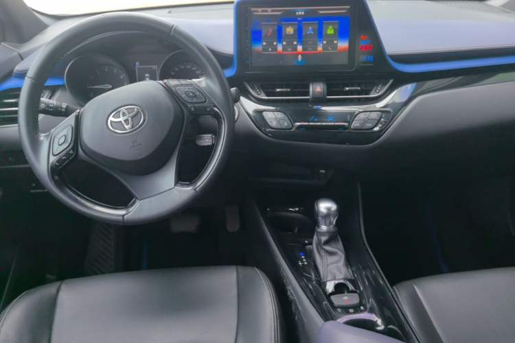 Used Toyota C-HR 2018 2.0L CoolRun Luxury Edition China V Standard Center Console