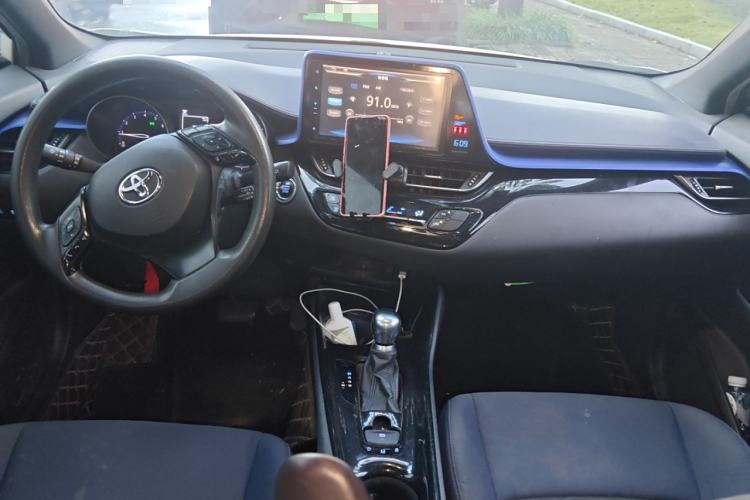 Used Toyota C-HR 2018 2.0L Leading Edition China V-standard Center Console