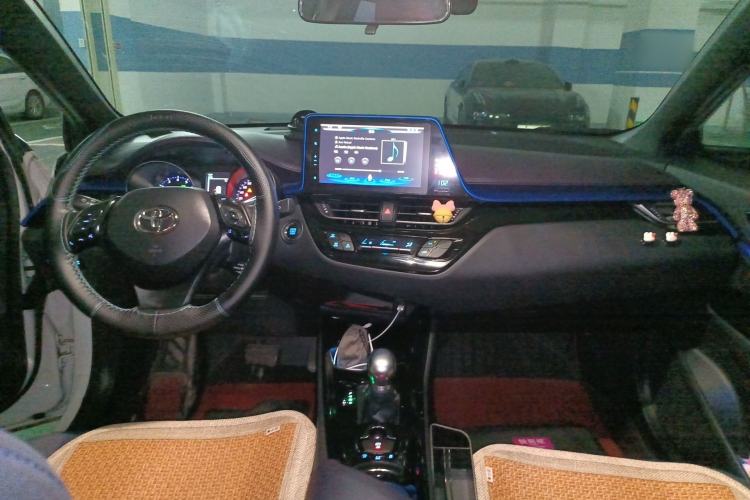 Used Toyota C-HR 2018 2.0L Leading Edition China VI Center Console