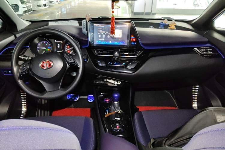 Used Toyota C-HR 2018 2.0L Leading Edition China V-standard Center Console