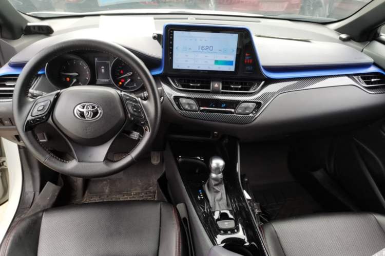 Used Toyota C-HR 2018 2.0L Luxury Edition China VI Standard Center Console