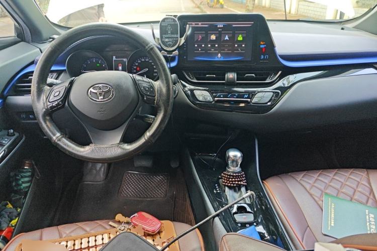 Used Toyota C-HR 2018 2.0L Leading Edition China V-standard Center Console