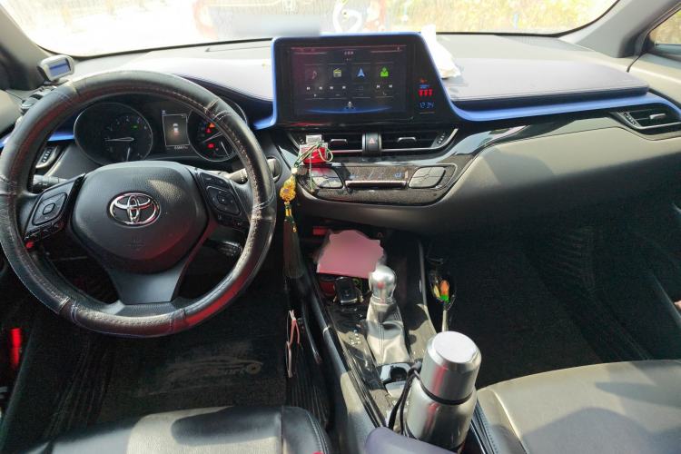 Used Toyota C-HR 2018 2.0L Leading Edition China VI Center Console