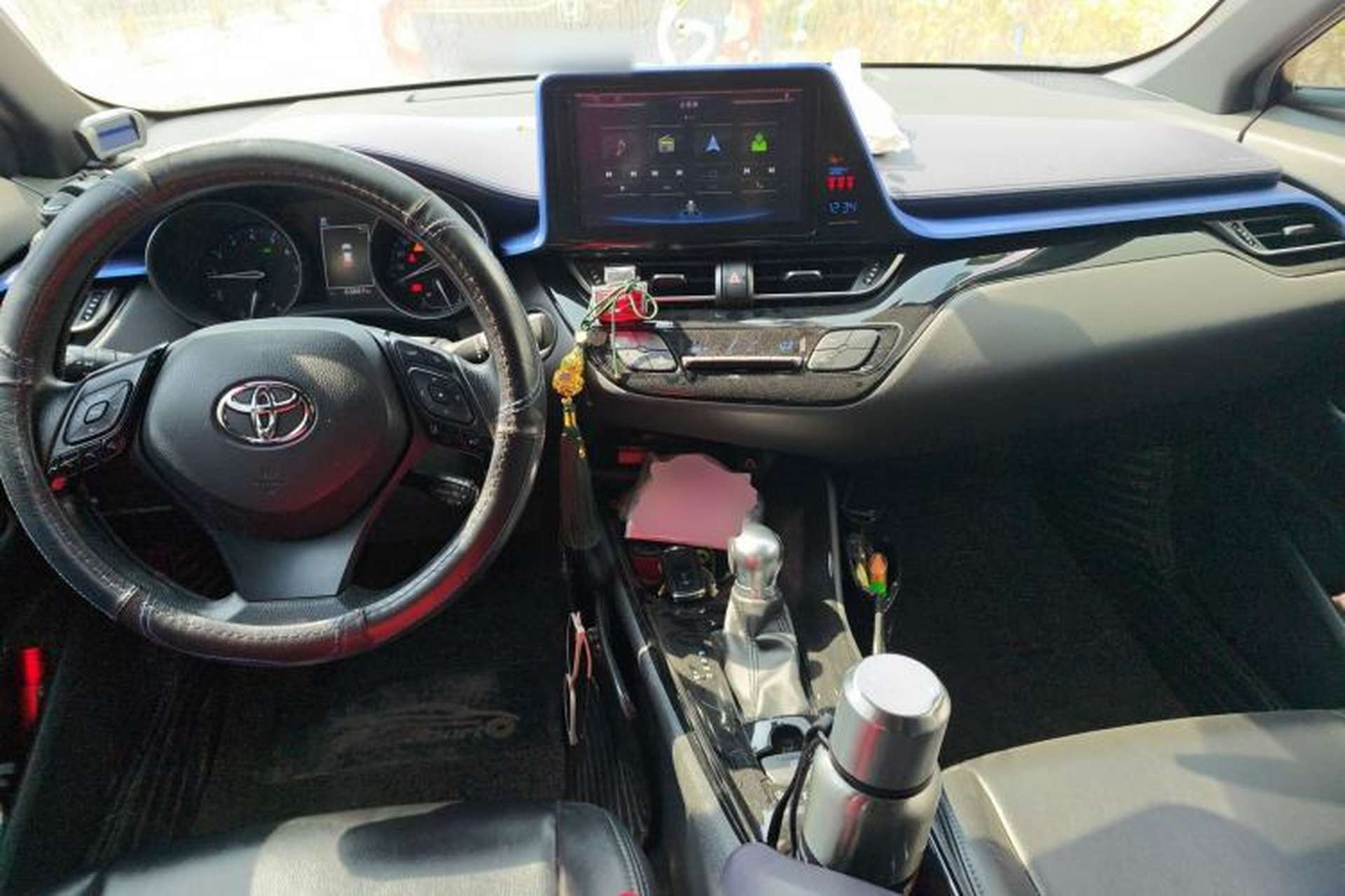 Used Toyota C-HR 2018 2.0L Leading Edition China VI Center Console