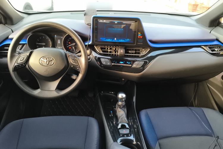 Used Toyota C-HR 2018 2.0L Leading Edition China V-standard Center Console