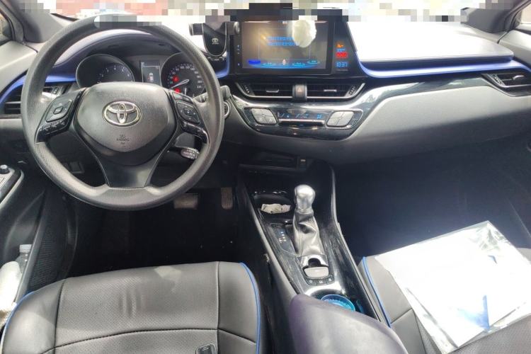 Used Toyota C-HR 2018 2.0L Coolway Leading Edition China V Standard Center Console