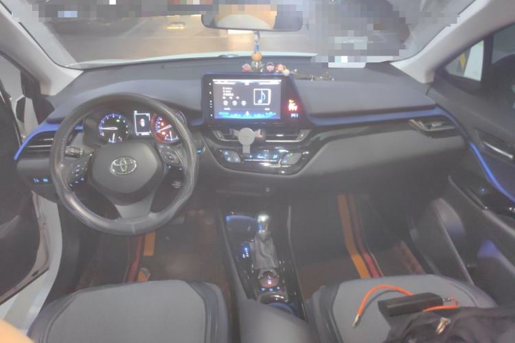 Used Toyota C-HR 2018 2.0L Leading Edition China VI Center Console