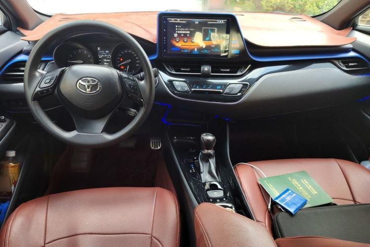 Used Toyota C-HR 2018 2.0L Leading Edition China V-standard Center Console