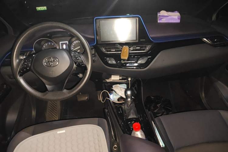 Used Toyota C-HR 2018 2.0L Leading Edition China VI Center Console