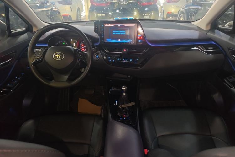 Used Toyota C-HR 2018 2.0L Leading Edition China V-standard Center Console
