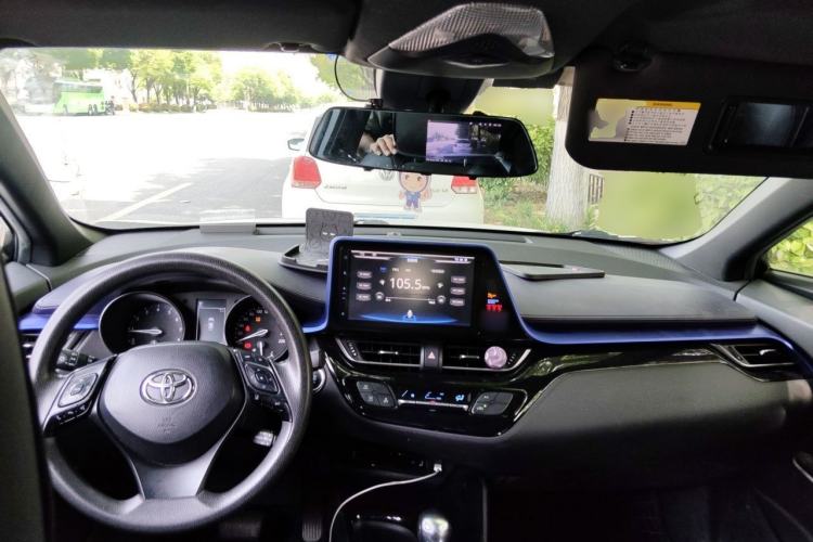 Used Toyota C-HR 2018 2.0L Leading Edition China V-standard Center Console