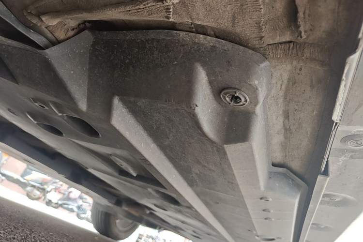 Used Toyota C-HR 2018 2.0L Leading with Sunroof China VI Standard Chassis Front Left