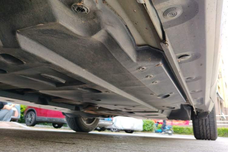 Used Toyota C-HR 2018 2.0L Leading with Sunroof China VI Standard Chassis Front Left