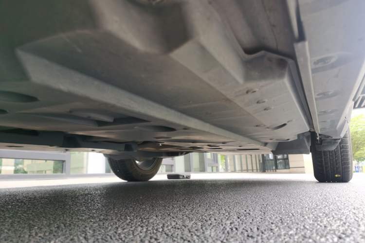 Used Toyota C-HR 2018 2.0L Leading with Sunroof China VI Standard Chassis Front Left