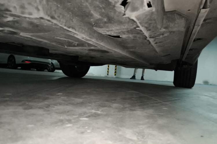 Used Toyota C-HR 2018 2.0L Luxury Sunroof Version China VI Standard Chassis Front Left