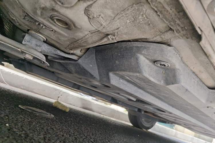 Used Toyota C-HR 2018 2.0L Leading with Sunroof China VI Standard Chassis Front Left