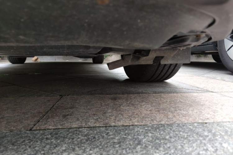 Used Toyota C-HR 2018 2.0L Leading with Sunroof China VI Standard Chassis Front Left