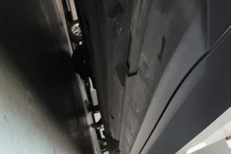 Used Toyota C-HR 2018 2.0L Luxury Sunroof Version China VI Standard Chassis Front Left