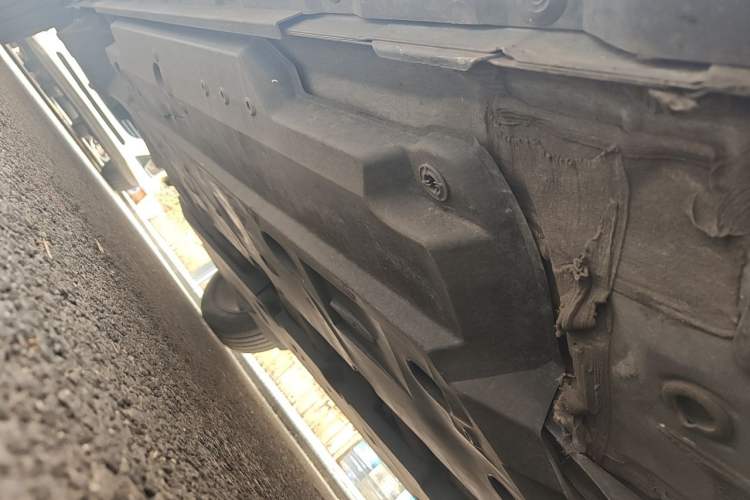 Used Toyota C-HR 2018 2.0L Leading with Sunroof China VI Standard Chassis Front Right