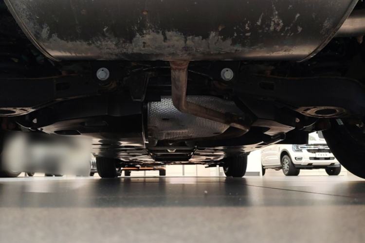 Used Toyota C-HR 2018 2.0L Leading with Sunroof China VI Standard Chassis Rear