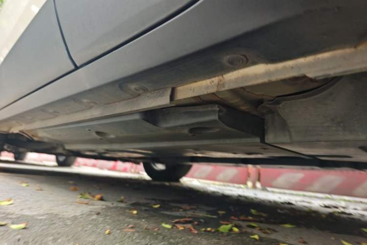 Used Toyota C-HR 2018 2.0L Leading Edition China V-standard Chassis Rear Left