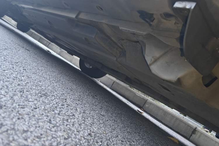 Used Toyota C-HR 2018 2.0L Leading Edition China V-standard Chassis Rear Left