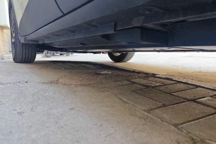 Used Toyota C-HR 2018 2.0L Leading with Sunroof China VI Standard Chassis Rear Left