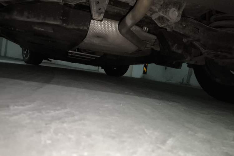 Used Toyota C-HR 2018 2.0L Luxury Sunroof Version China VI Standard Chassis Rear