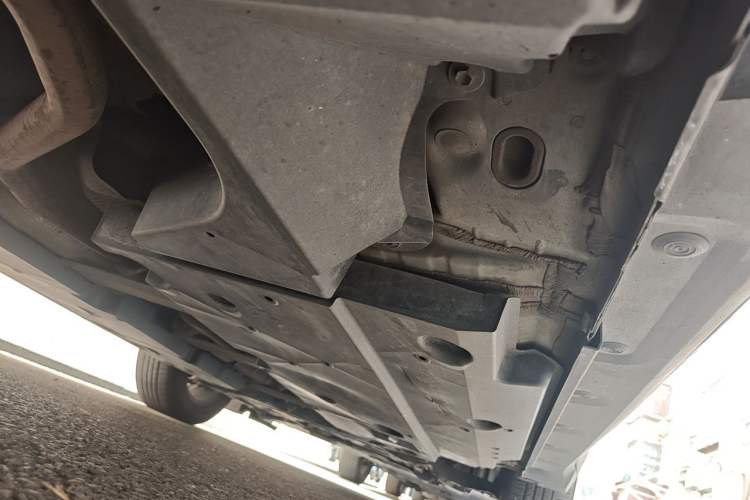 Used Toyota C-HR 2018 2.0L Leading with Sunroof China VI Standard Chassis Rear Right