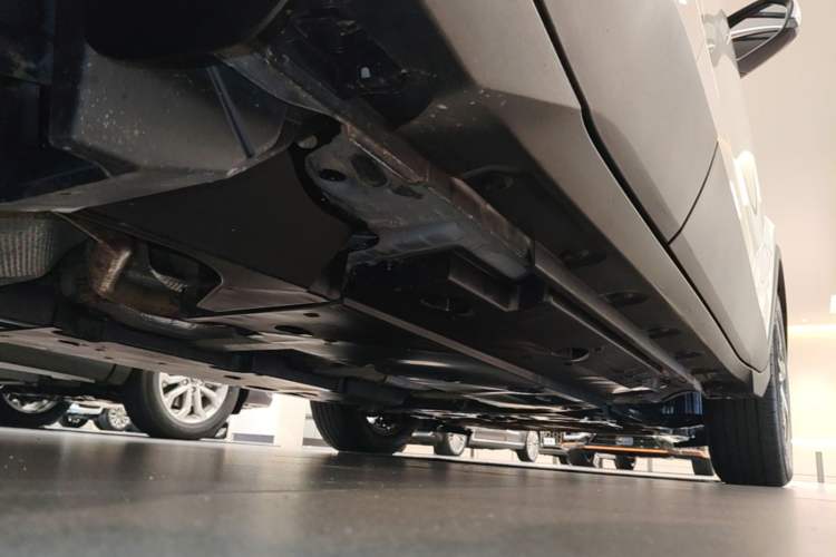 Used Toyota C-HR 2018 2.0L Leading with Sunroof China VI Standard Chassis Rear Right