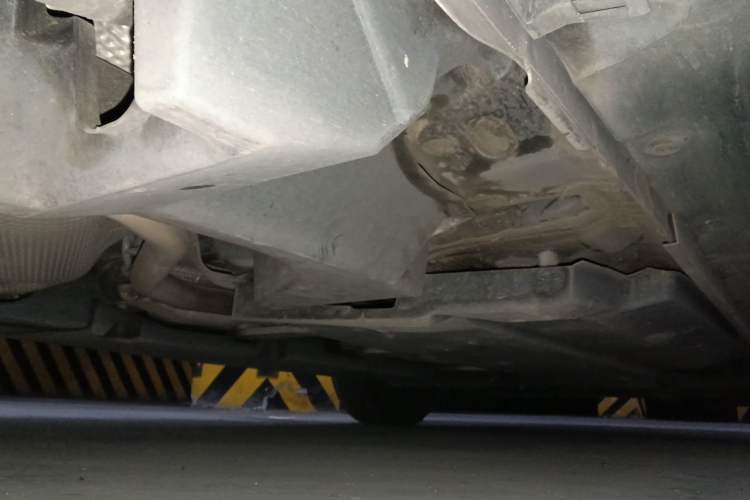 Used Toyota C-HR 2018 2.0L Leading with Sunroof China VI Standard Chassis Rear Right