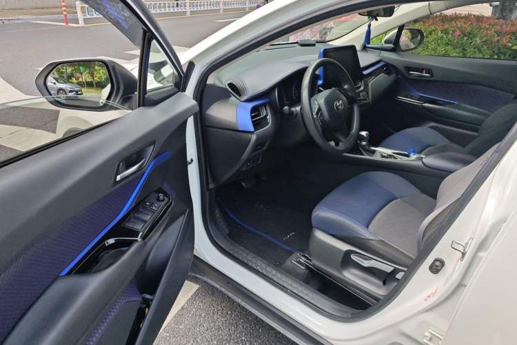 Used Toyota C-HR 2018 2.0L CoolRun Leading Edition China VI Driver Seat