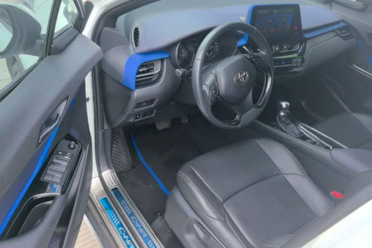 Used Toyota C-HR 2018 2.0L CoolRun Luxury Edition China V Standard Driver Seat