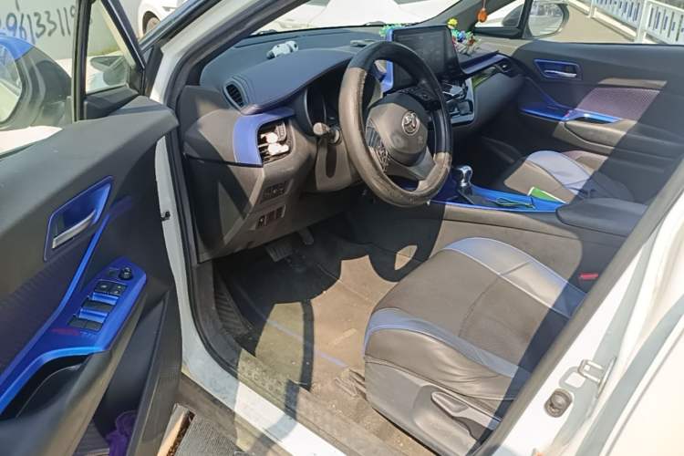 Used Toyota C-HR 2018 2.0L Leading with Sunroof China V Standard Driver Seat