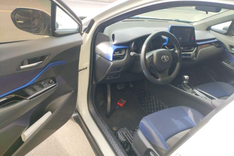 Used Toyota C-HR 2018 2.0L Leading with Sunroof China V Standard Driver Seat