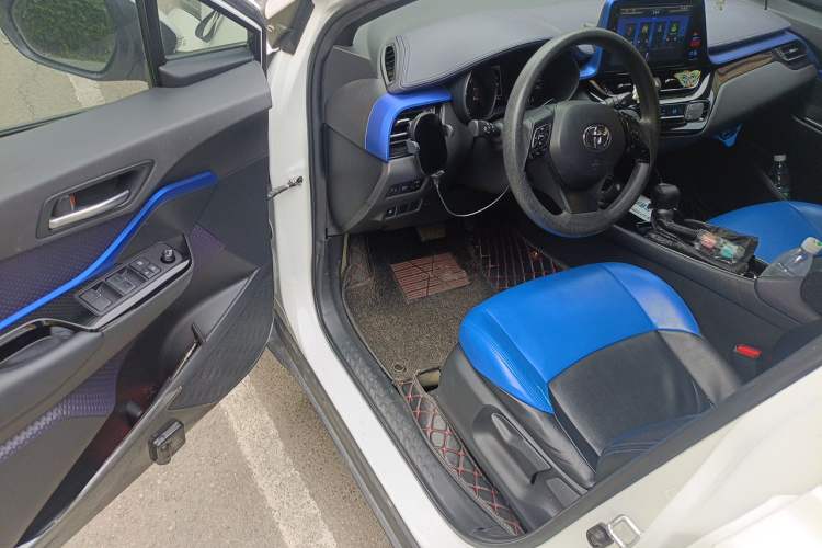 Used Toyota C-HR 2018 2.0L Leading with Sunroof China V Standard Driver Seat