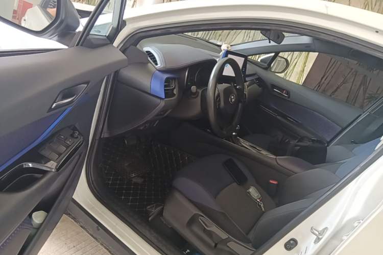 Used Toyota C-HR 2018 2.0L Leading Edition China VI Driver Seat