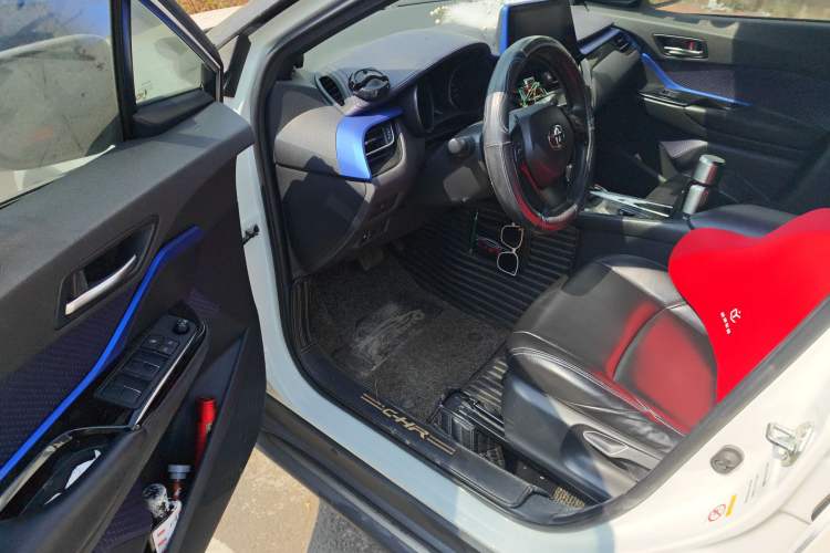 Used Toyota C-HR 2018 2.0L Leading Edition China VI Driver Seat
