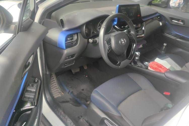 Used Toyota C-HR 2018 2.0L Leading Edition China VI Driver Seat