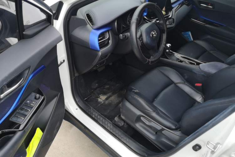 Used Toyota C-HR 2018 2.0L Leading Edition China V-standard Driver Seat