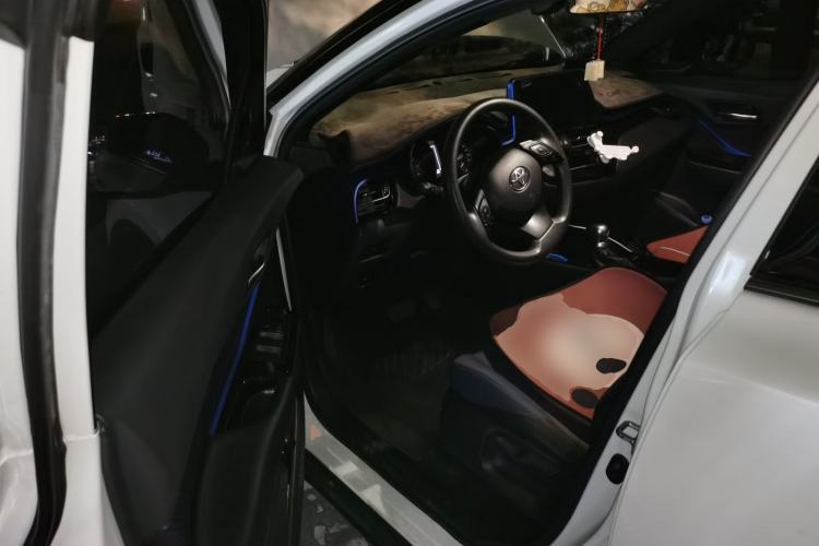 Used Toyota C-HR 2018 2.0L Leading with Sunroof China V Standard Driver Seat