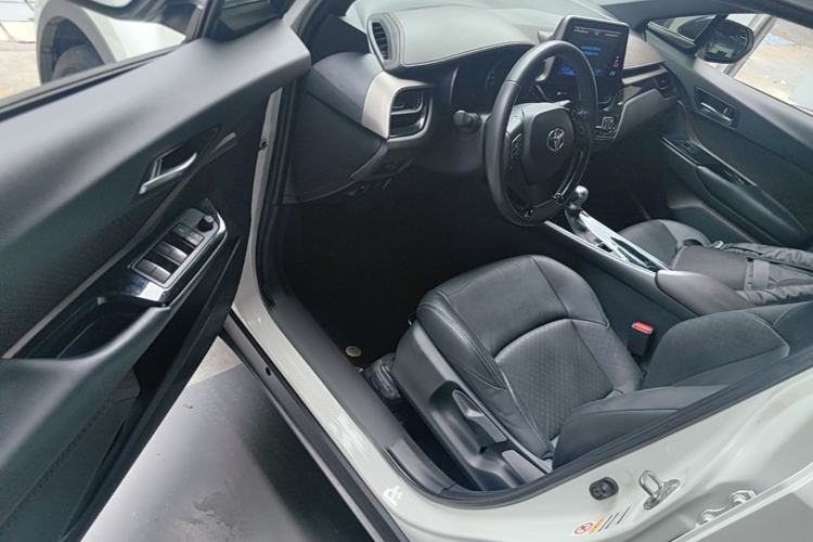 Used Toyota C-HR 2018 2.0L Flagship Version China V Standard Driver Seat