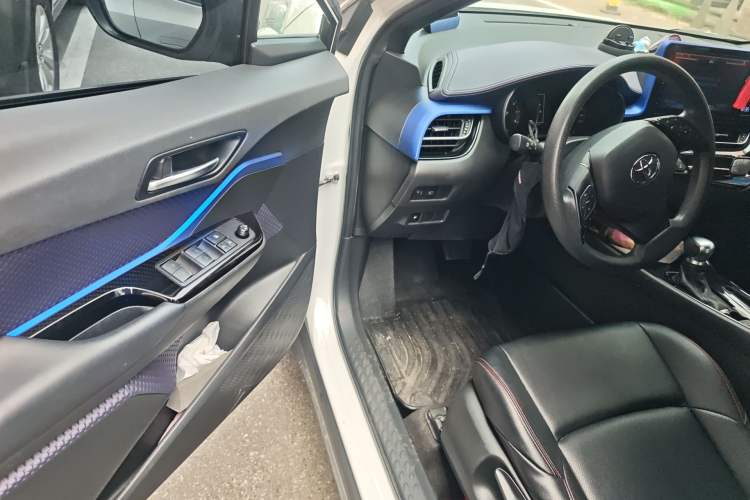 Used Toyota C-HR 2018 2.0L Leading Edition China VI Driver Seat