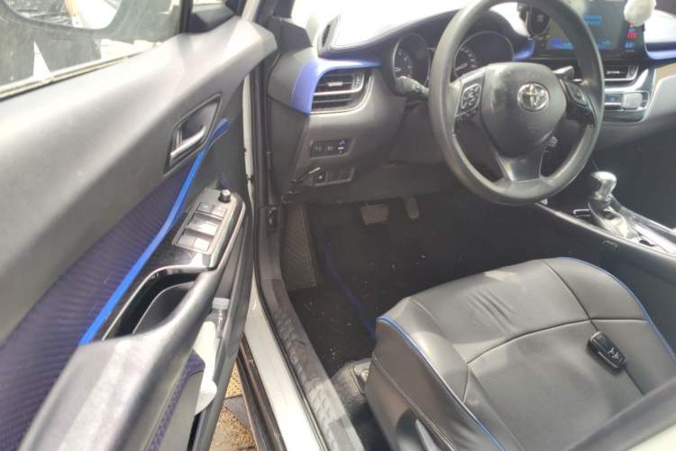 Used Toyota C-HR 2018 2.0L Coolway Leading Edition China V Standard Driver Seat