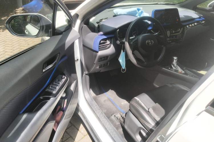 Used Toyota C-HR 2018 2.0L Leading with Sunroof China V Standard Driver Seat